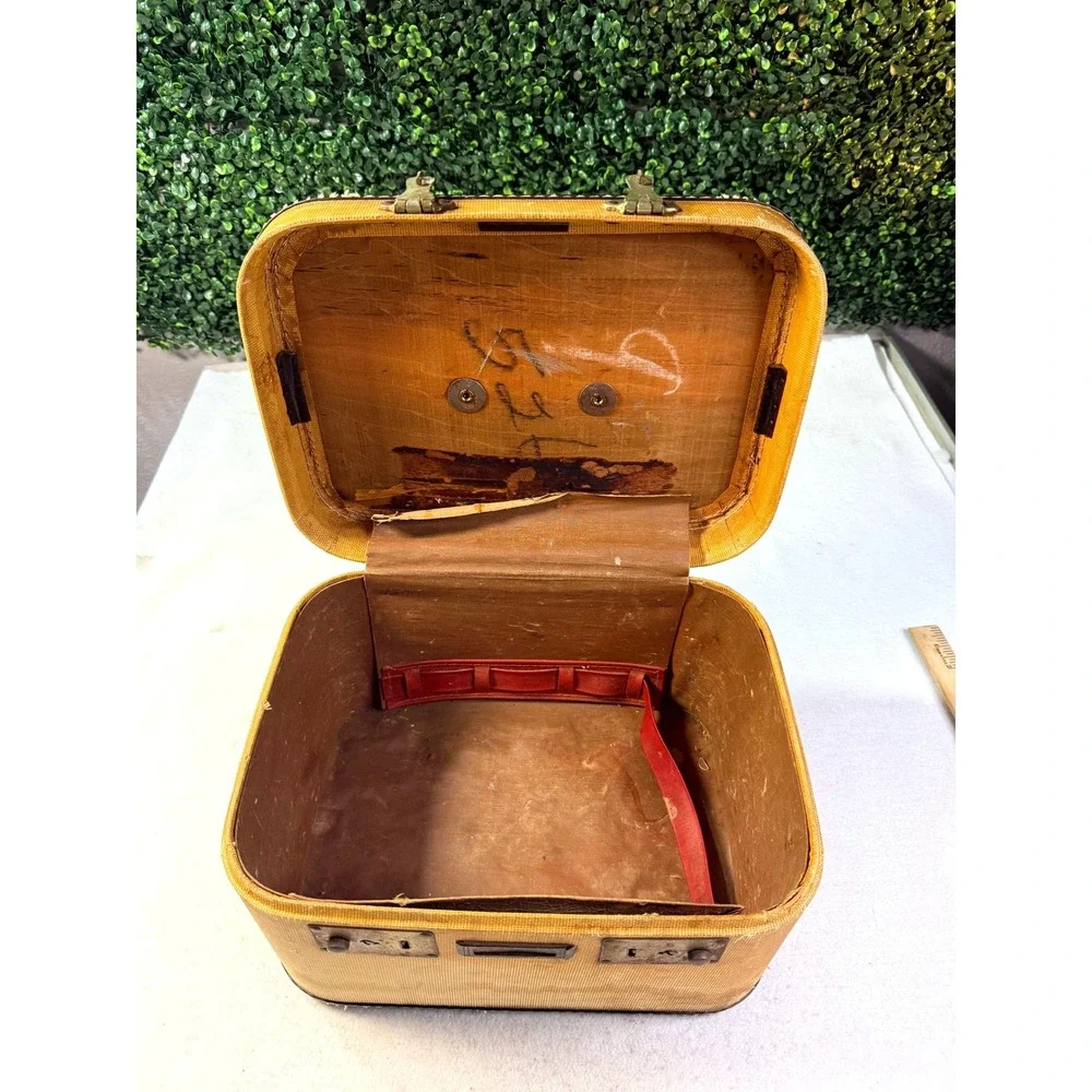 Vintage 1940s Canvas Train Case Overnight Cosmetic Vanity Suitcase Luggage Tan
